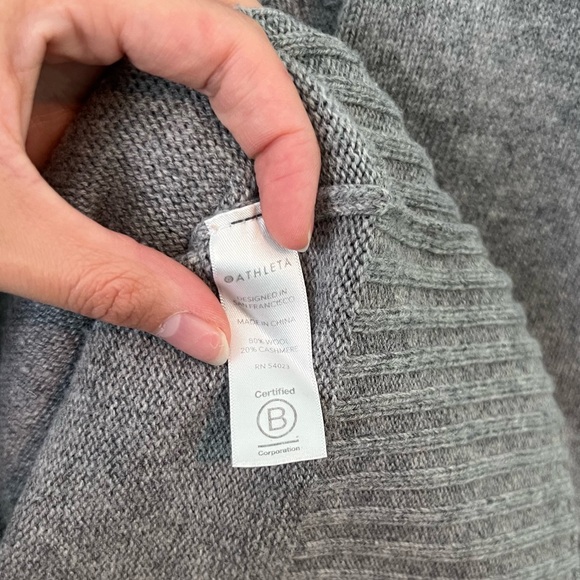 Athleta Wool Cashmere Blend V Neck Sweater - Picture 5 of 6